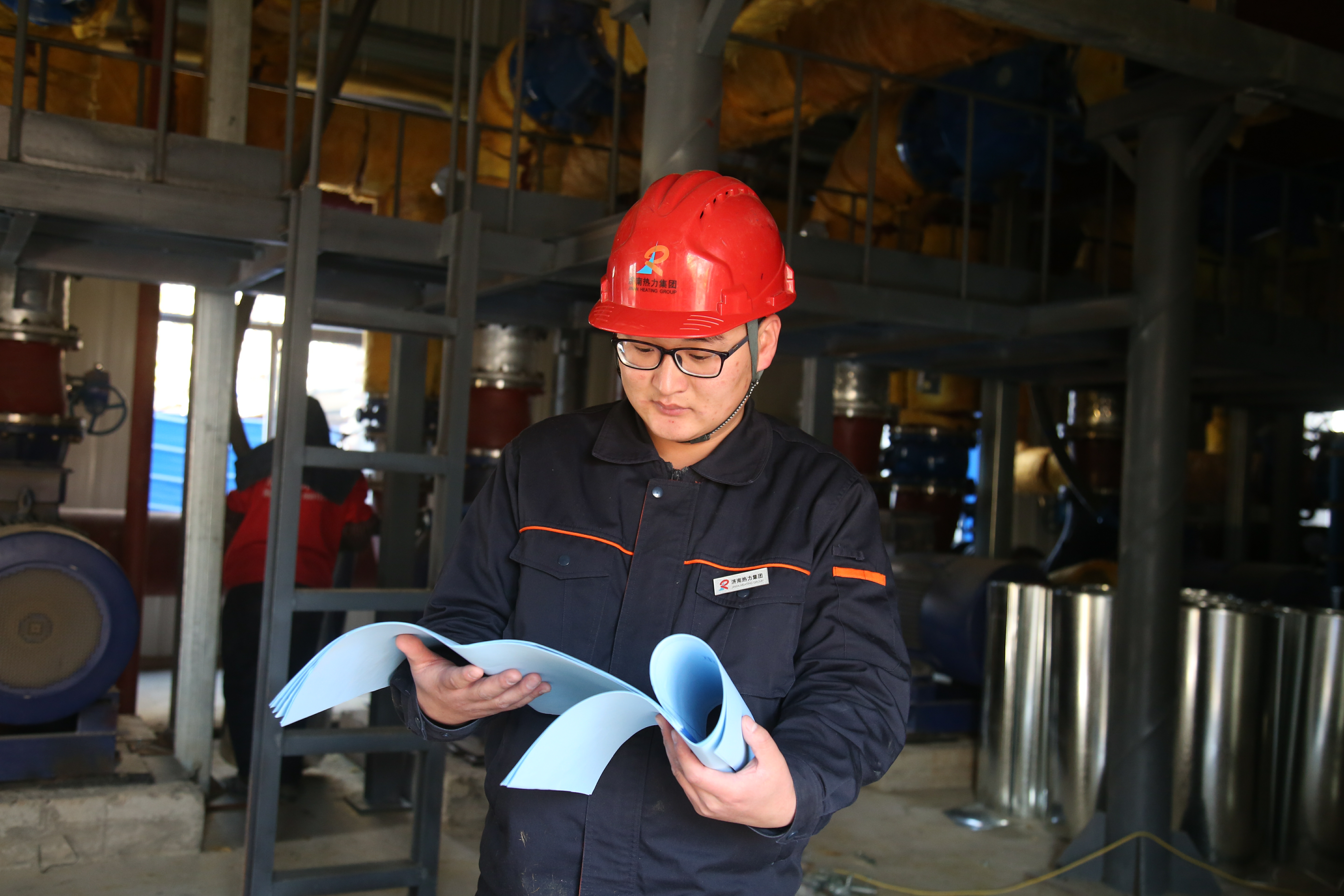 济南市热力工程公司施工员王正文 热力"工作狂" 为温暖的事业保驾护航