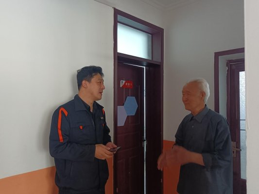 济南热力集团解决“供暖孤岛”问题，用户亲送锦旗致谢