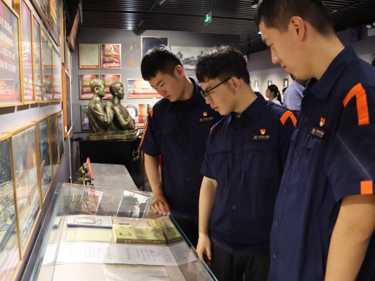 赓续红色血脉 传承奋斗精神 济南热力集团基层党组织开展庆祝“七一”系列活动
